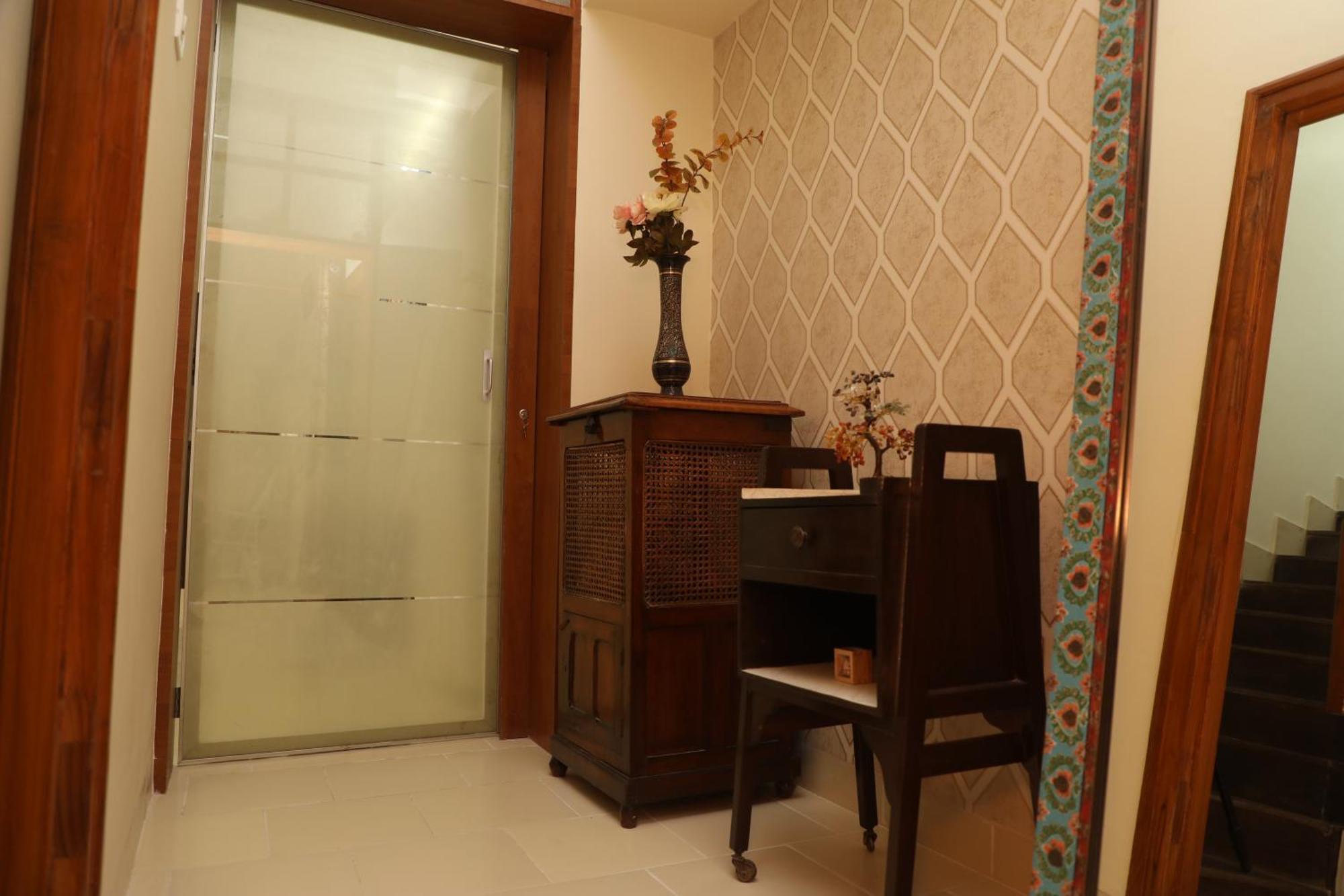 Ushta Te - Happiness To Thee Hotel Bangalore Luaran gambar